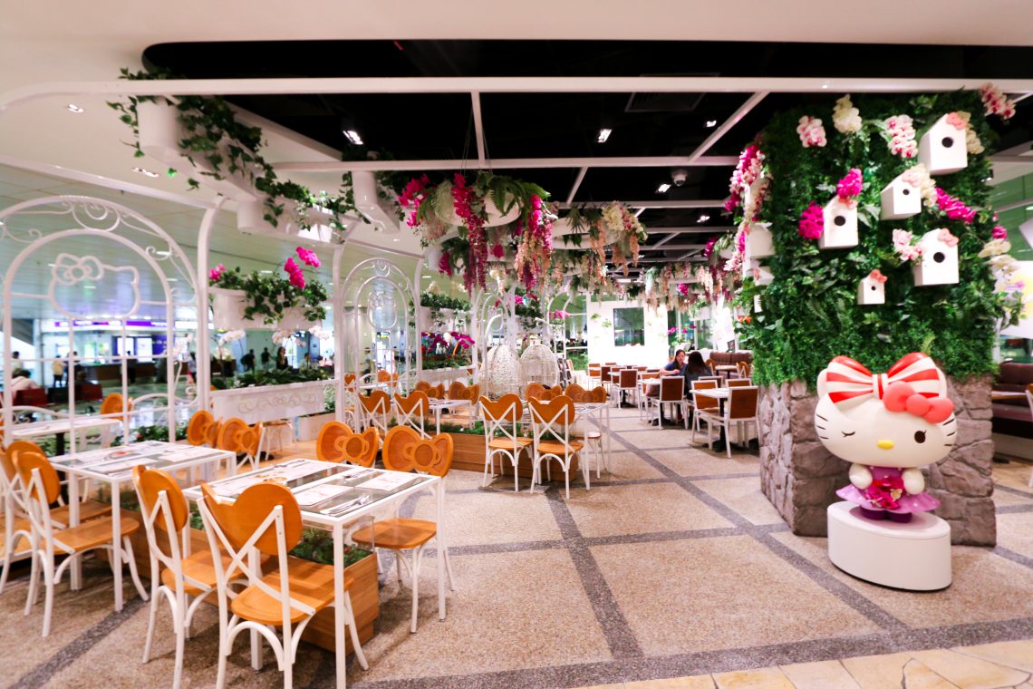 Hello Kitty Orchid Garden Café at Changi Airport